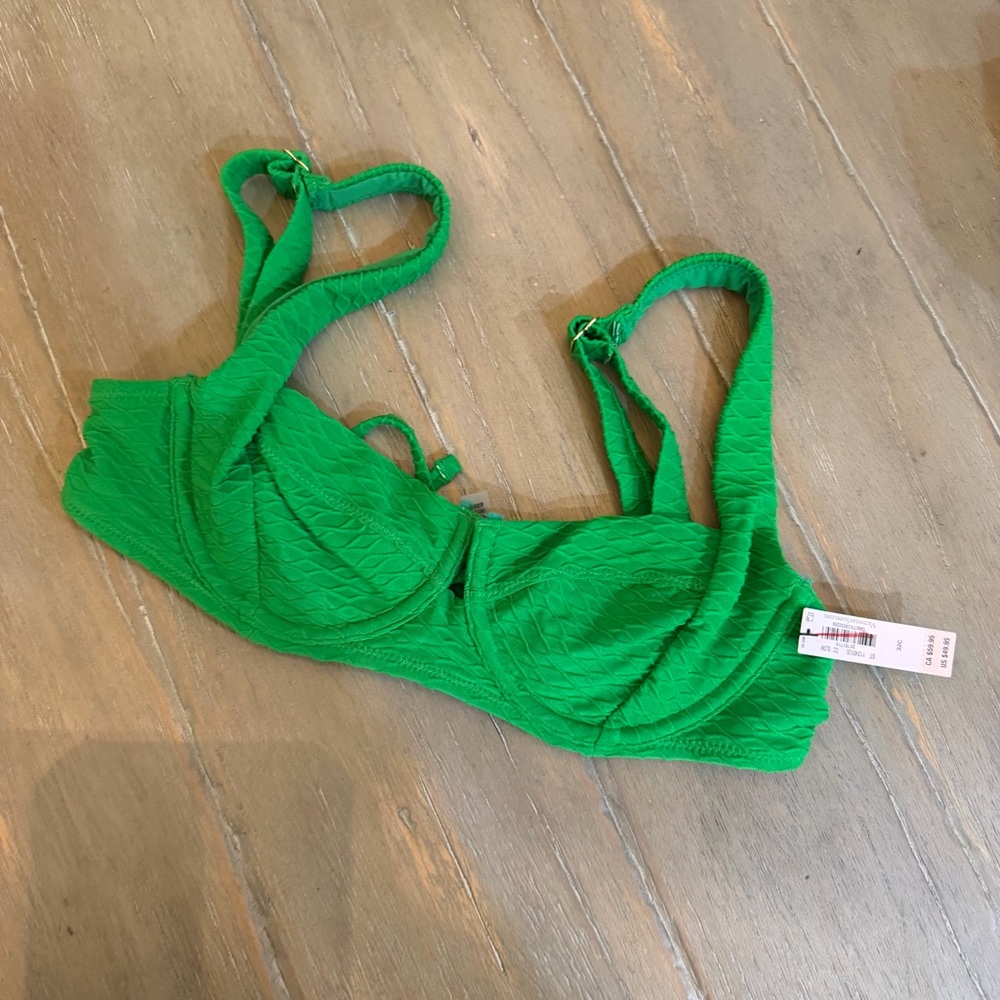 Victoria Secret Green Textured Underwire bikini top-